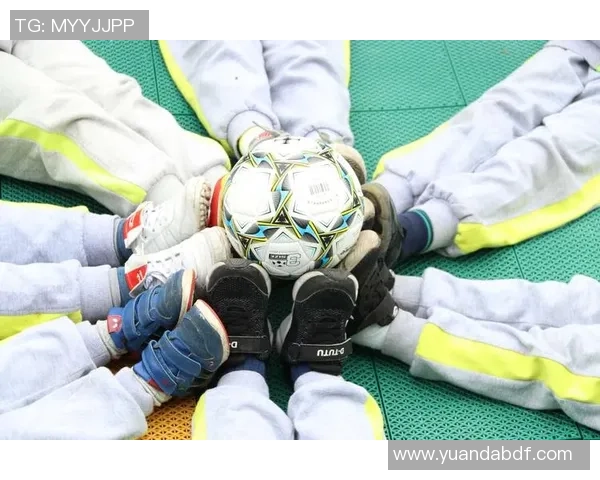 挑战你的足球知识猜谜能力，九宫格猜球星，谁是你心中的足坛巨星